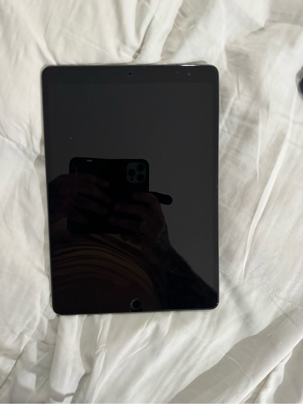 Apple Black Tablet with Home Button - Apple iPad